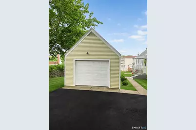236 Goldenrod Avenue, Bridgeport, CT 06606 - Photo 21