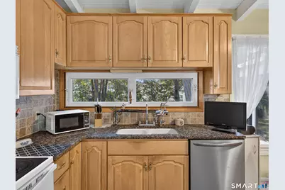 14 Perry Avenue, Waterford, CT 06385 - Photo 15