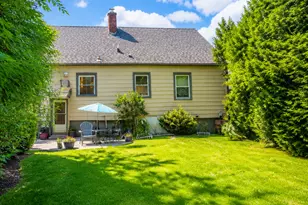12 Windsor Rd, Hamden, CT 06517 - Photo 3