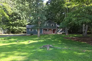 51 Foxwood Rd S, Guilford, CT 06437 - Photo 5