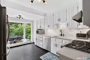 86 Benson Pl, Fairfield, CT 06824 - Photo 13