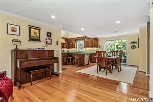 342 Mountain Rd, West Hartford, CT 06107 - Photo 9