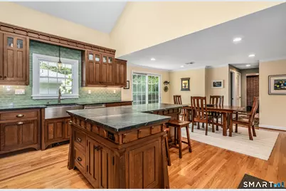 342 Mountain Road, West Hartford, CT 06107 - Photo 3