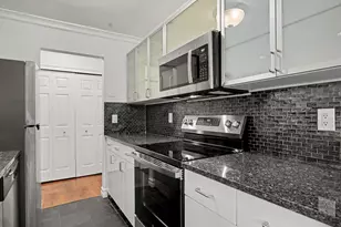 180 Glenbrook Rd, Stamford, CT 06902 - Photo 3