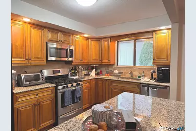 172 Beacon Hill Common #172, Beacon Falls, CT 06403 - Photo 7