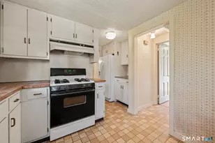 12 Greenhurst Rd, West Hartford, CT 06107 - Photo 13