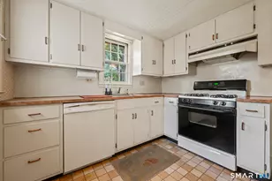 12 Greenhurst Rd, West Hartford, CT 06107 - Photo 11