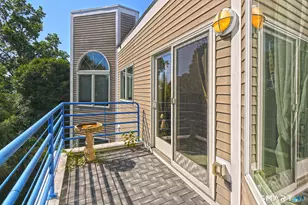 127 Harbour Close Close, New Haven, CT 06405 - Photo 37