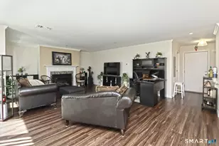 127 Harbour Close Close, New Haven, CT 06405 - Photo 17