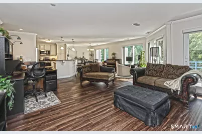 127 Harbour Close Close #127, New Haven, CT 06405 - Photo 19