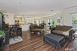 127 Harbour Close Close, New Haven, CT 06405 - Photo 19