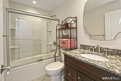 127 Harbour Close Close #127, New Haven, CT 06405 - Photo 25