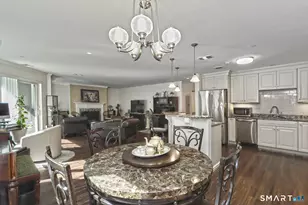 127 Harbour Close Close, New Haven, CT 06405 - Photo 11