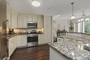 127 Harbour Close Close, New Haven, CT 06405 - Photo 15