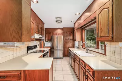 14 Ivy Lane, Danbury, CT 06811 - Photo 13
