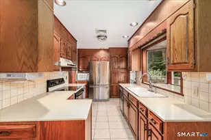 14 Ivy Ln, Danbury, CT 06811 - Photo 13