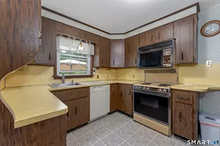4 Mohawk Dr, Wolcott, CT 06716 - Photo 19