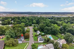 22 Robinwood Rd, Hamden, CT 06517 - Photo 37