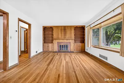 22 Robinwood Road, Hamden, CT 06517 - Photo 3