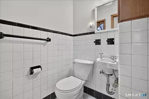 22 Robinwood Rd, Hamden, CT 06517 - Photo 27