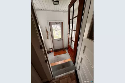 925 Meriden Road, Waterbury, CT 06705 - Photo 15