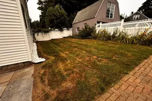 925 Meriden Rd, Waterbury, CT 06705 - Photo 3