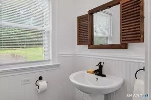 888 Racebrook Rd, Orange, CT 06477 - Photo 17
