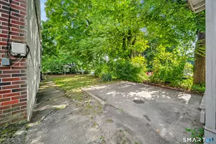 246 Wolcott St, Waterbury, CT 06705 - Photo 33