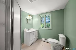 17 Queen St, Enfield, CT 06082 - Photo 21