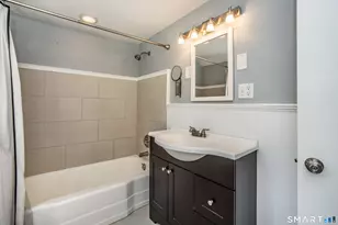 24 Colonial St, West Hartford, CT 06110 - Photo 21