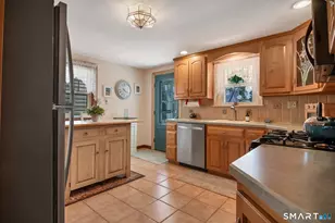 24 Russell St, Naugatuck, CT 06770 - Photo 3