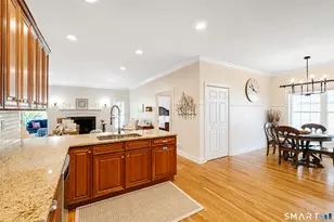 10 Crest View Dr, Middlefield, CT 06481 - Photo 9