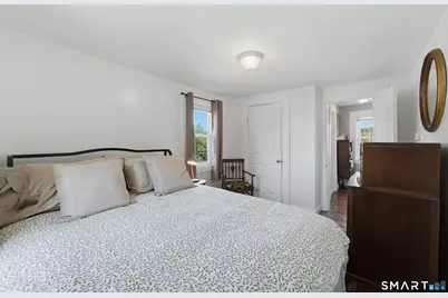 383 Fiske Avenue, Bridgeport, CT 06606 - Photo 17