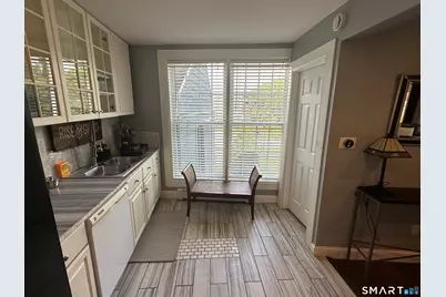 383 Fiske Avenue, Bridgeport, CT 06606 - Photo 11