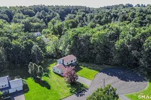 15 Butternut Dr, Bloomfield, CT 06002 - Photo 5