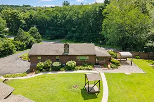 6 Meadow Brook Rd, Newtown, CT 06470 - Photo 3