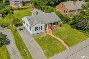 45 Mansfield Rd, New London, CT 06320 - Photo 5