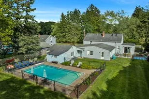11 Trumbull Dr, Wallingford, CT 06492 - Photo 3