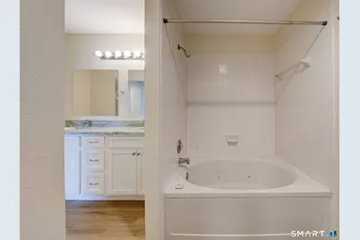 31 High Street #5307, East Hartford, CT 06118 - Photo 17