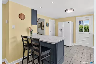 16 Quaker Lane, Waterford, CT 06375 - Photo 9