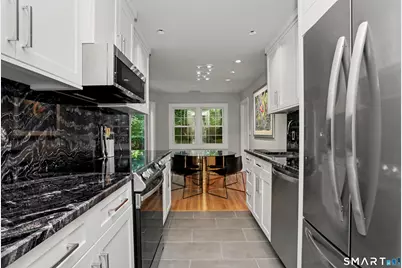 15 Le Grande Avenue #1, Greenwich, CT 06830 - Photo 7