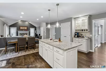 32 Yogananda Street, Newtown, CT 06482 - Photo 11
