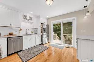 25 Woodbury Hl, Woodbury, CT 06798 - Photo 9