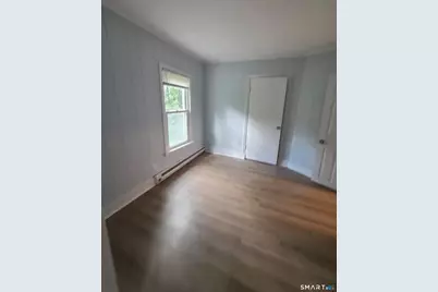 37 Wakefield Court, New Britain, CT 06053 - Photo 5