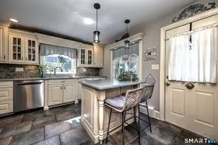 376 Stratford Rd, Stratford, CT 06615 - Photo 15
