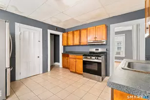 124 Cleveland Ave, Bridgeport, CT 06605 - Photo 13