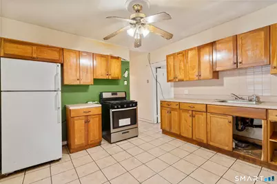 124 Cleveland Avenue, Bridgeport, CT 06605 - Photo 31
