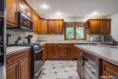 11 Woodside Drive, Branford, CT 06405 - Photo 11