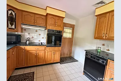 307 Highland Drive, Waterbury, CT 06708 - Photo 17