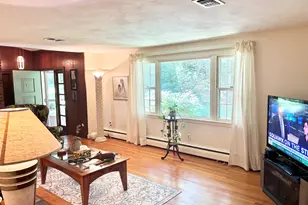 61 Bolton Center Rd, Manchester, CT 06040 - Photo 3